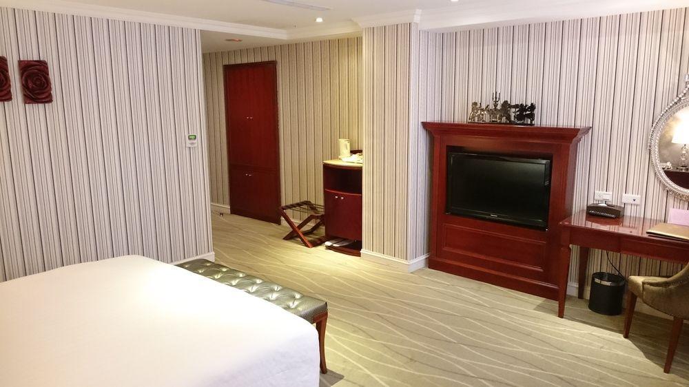 Mrt Hotel Taipei Exterior photo