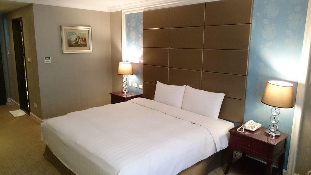 Mrt Hotel Taipei Exterior photo
